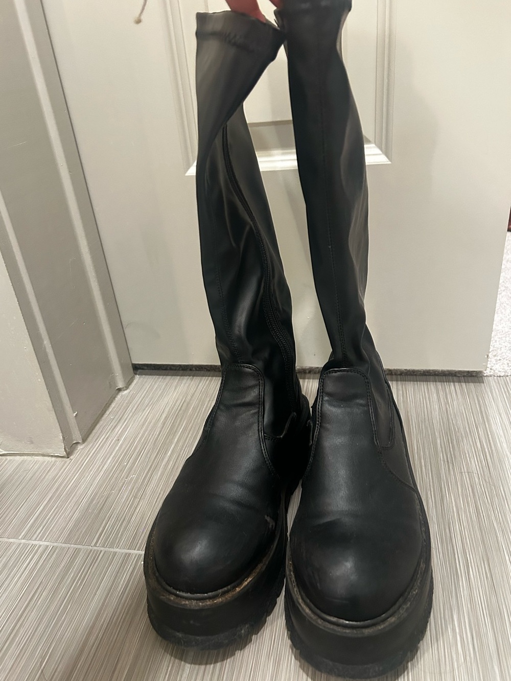 Demonia Slacker 200 platform boots